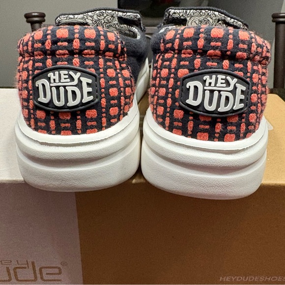 Hey Dude Misty Rise Black Palm - Picture 2 of 4